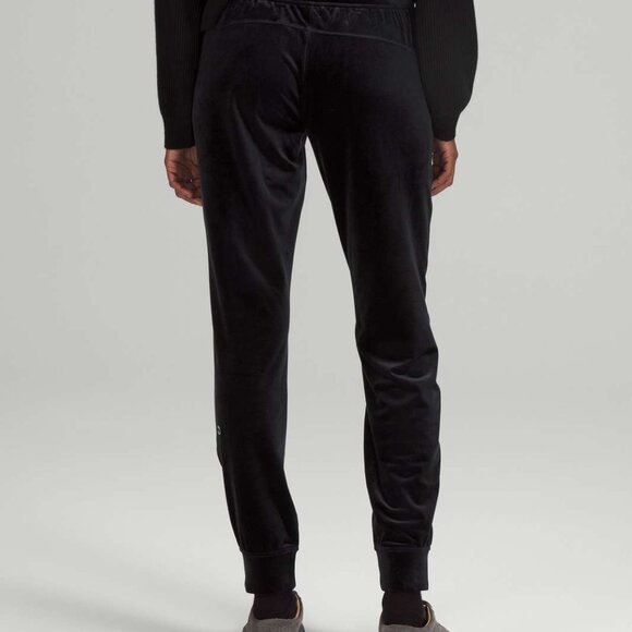 Lululemon Women’s Black Ready To Crush High Rise Velour Joggers Pants Size 8 - Picture 2 of 9
